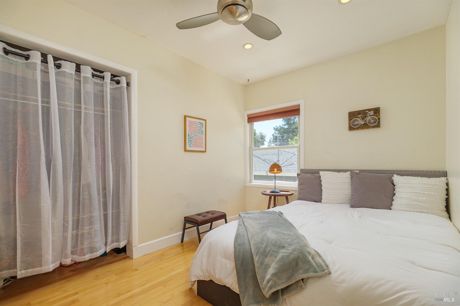 83 Willow Ave