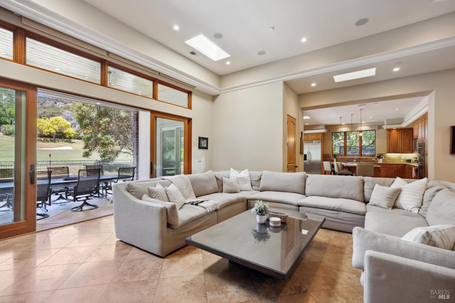 548 Fairway Dr