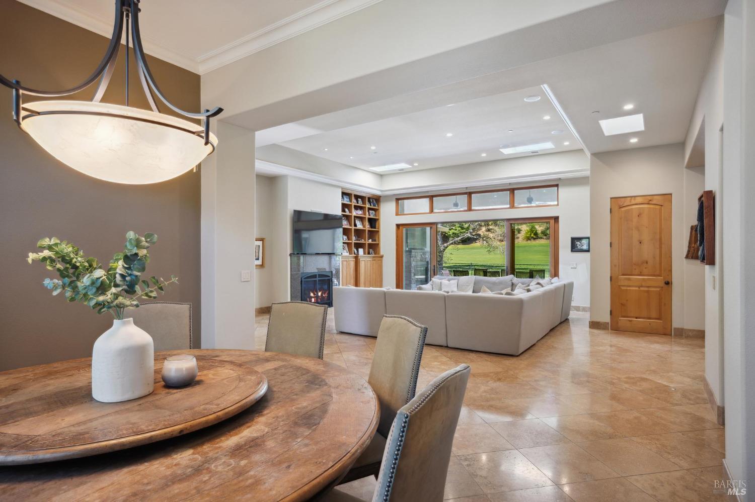 548 Fairway Dr