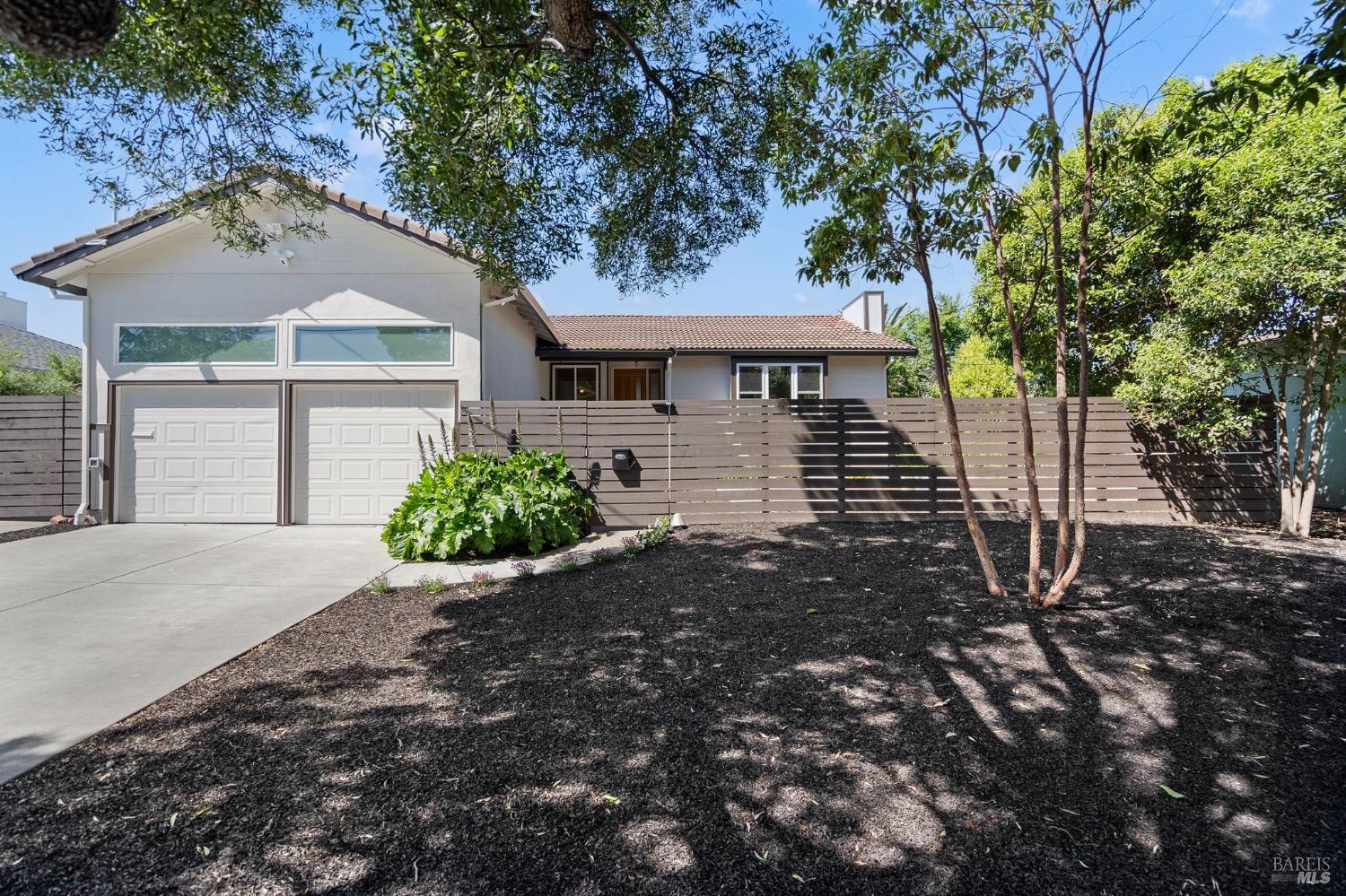 307 Vendola Dr