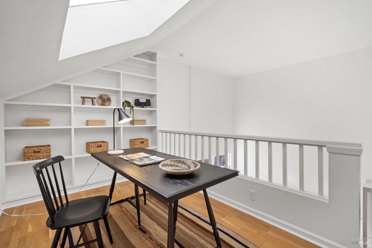 76 Ross Ave #5