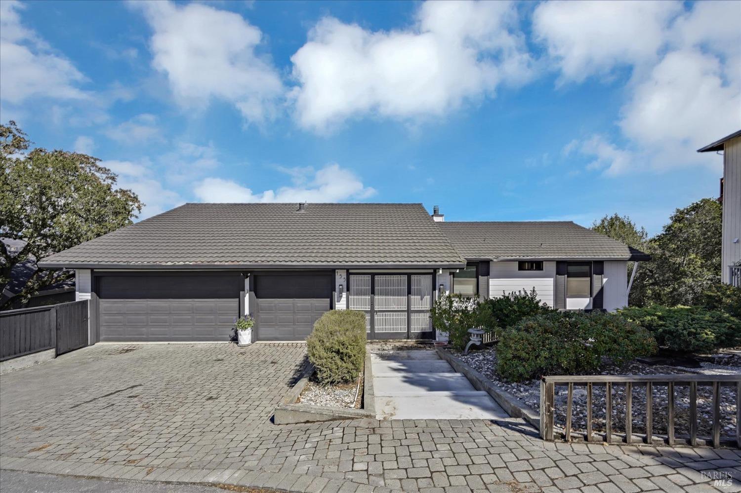 155 Cerro Crest Dr