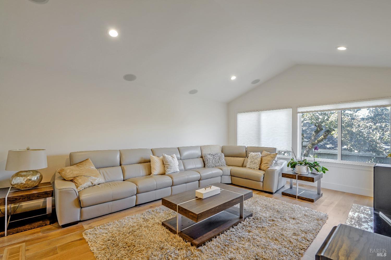 155 Cerro Crest Dr