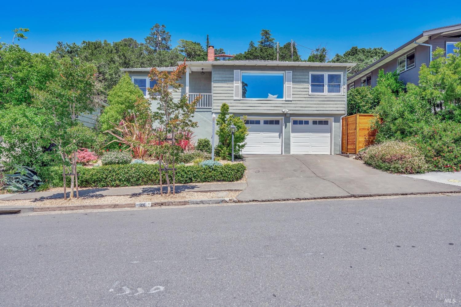 28 Brookside Dr