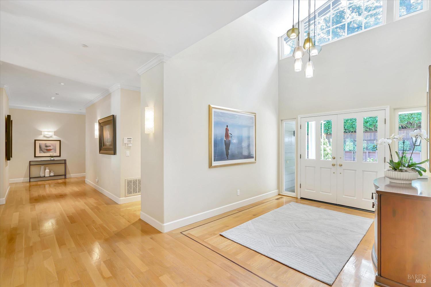 6 Bay Laurel Ln