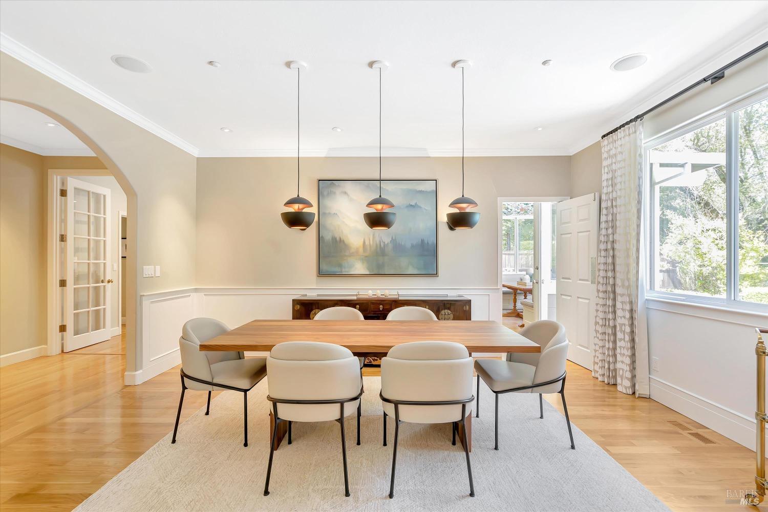 6 Bay Laurel Ln
