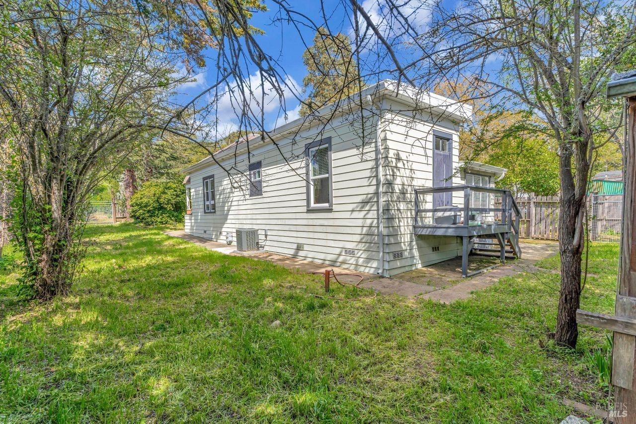 873 Atherton Ave