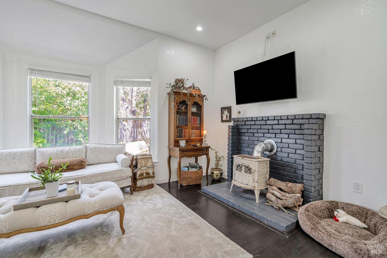 873 Atherton Ave