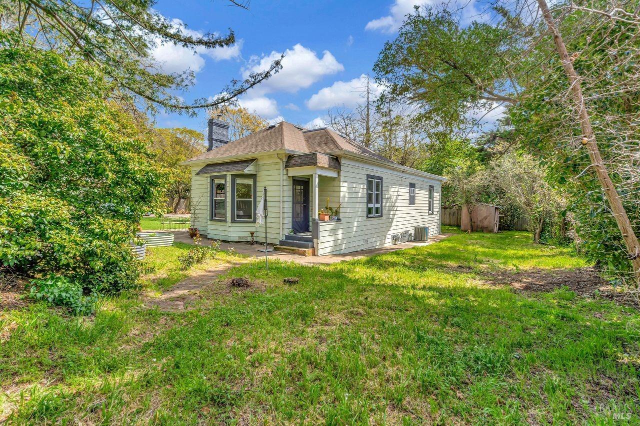873 Atherton Ave