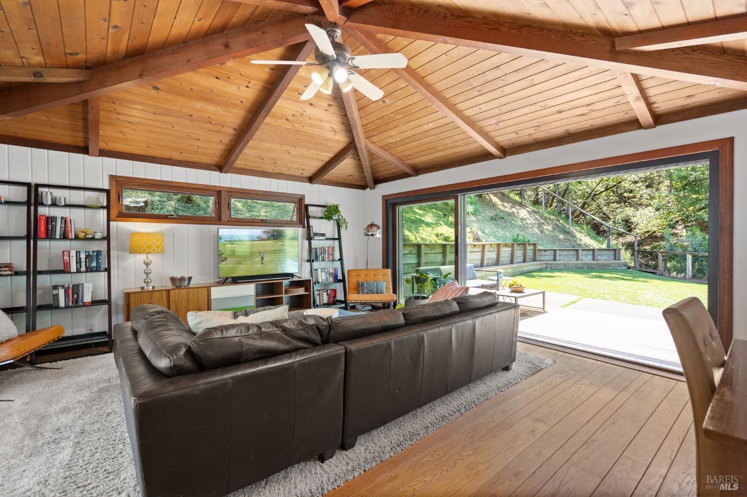 110 Legend Rd