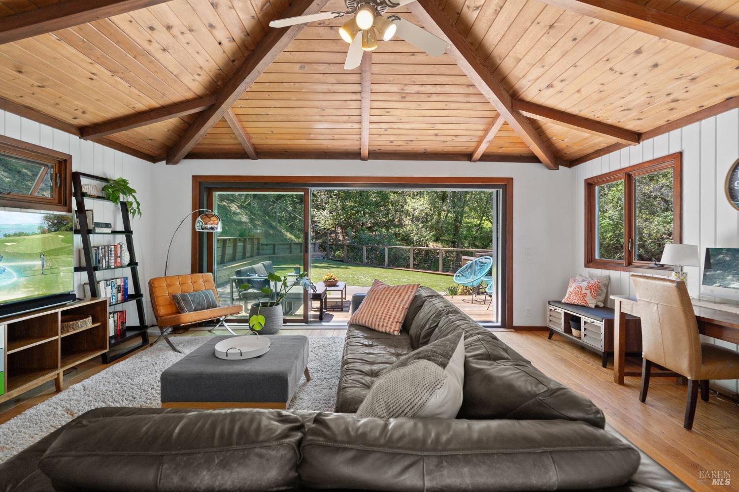 110 Legend Rd