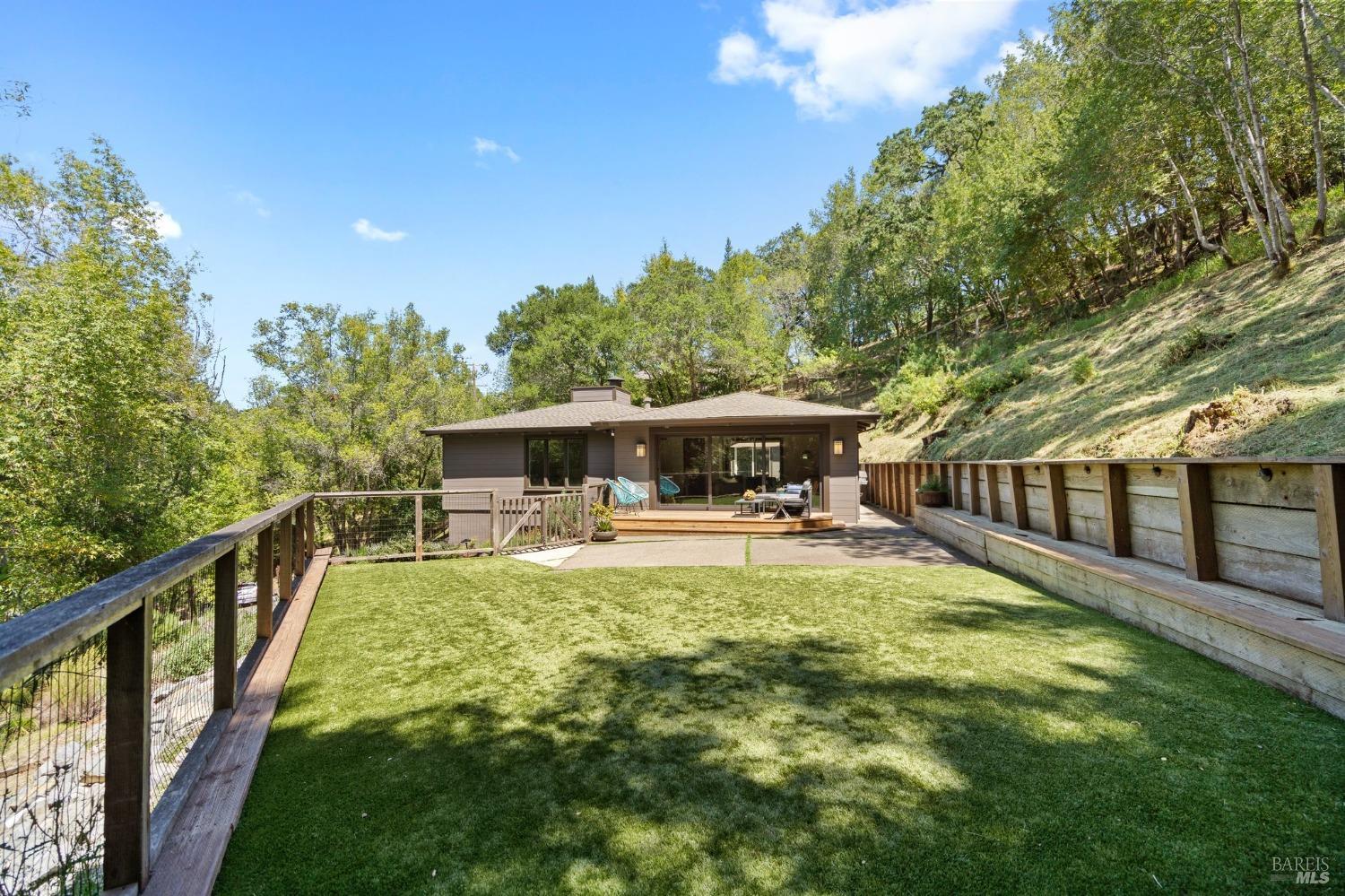 110 Legend Rd