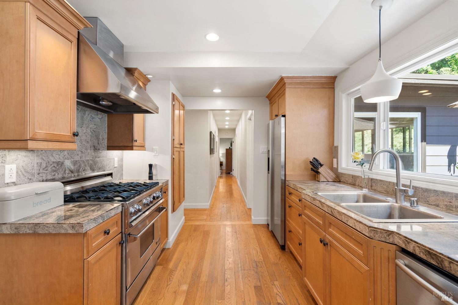 110 Legend Rd