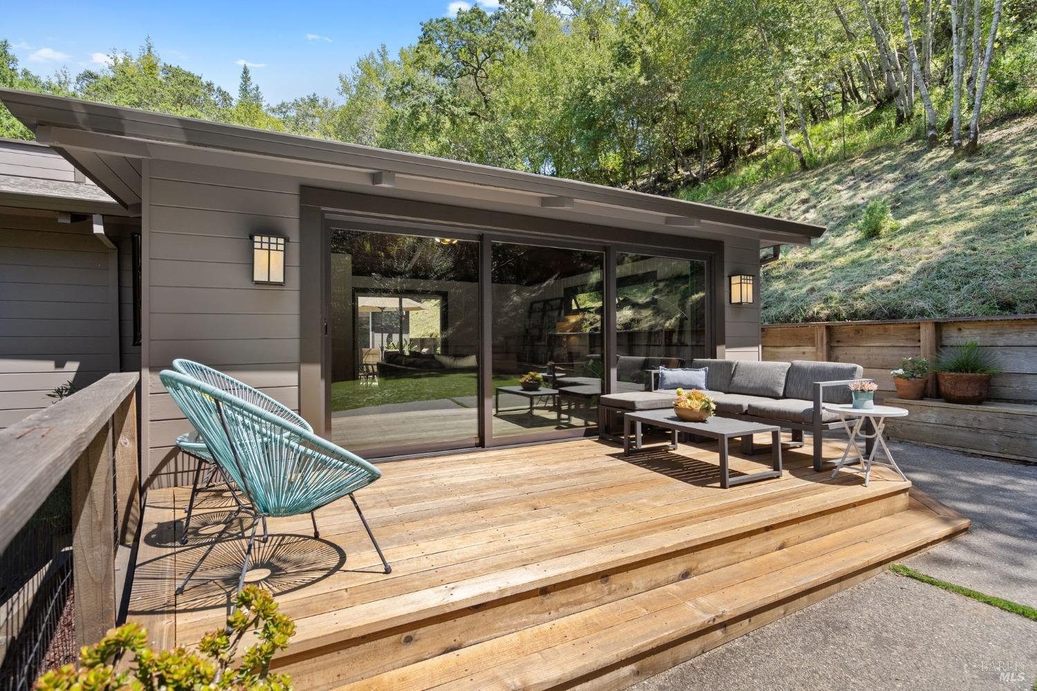 110 Legend Rd