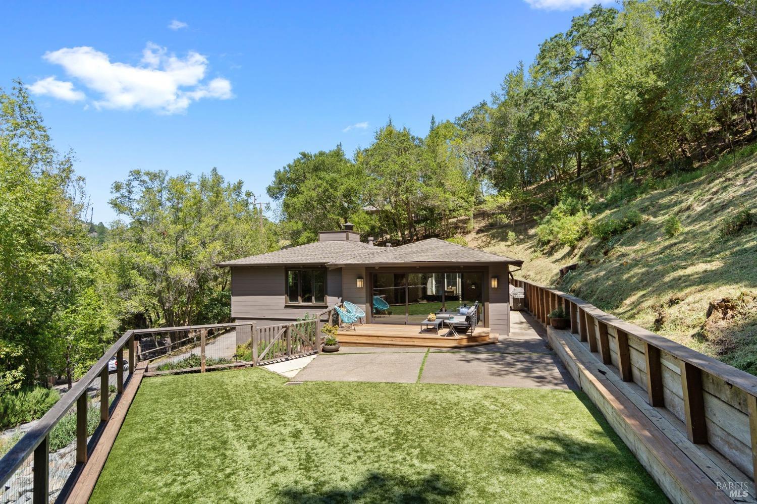 110 Legend Rd