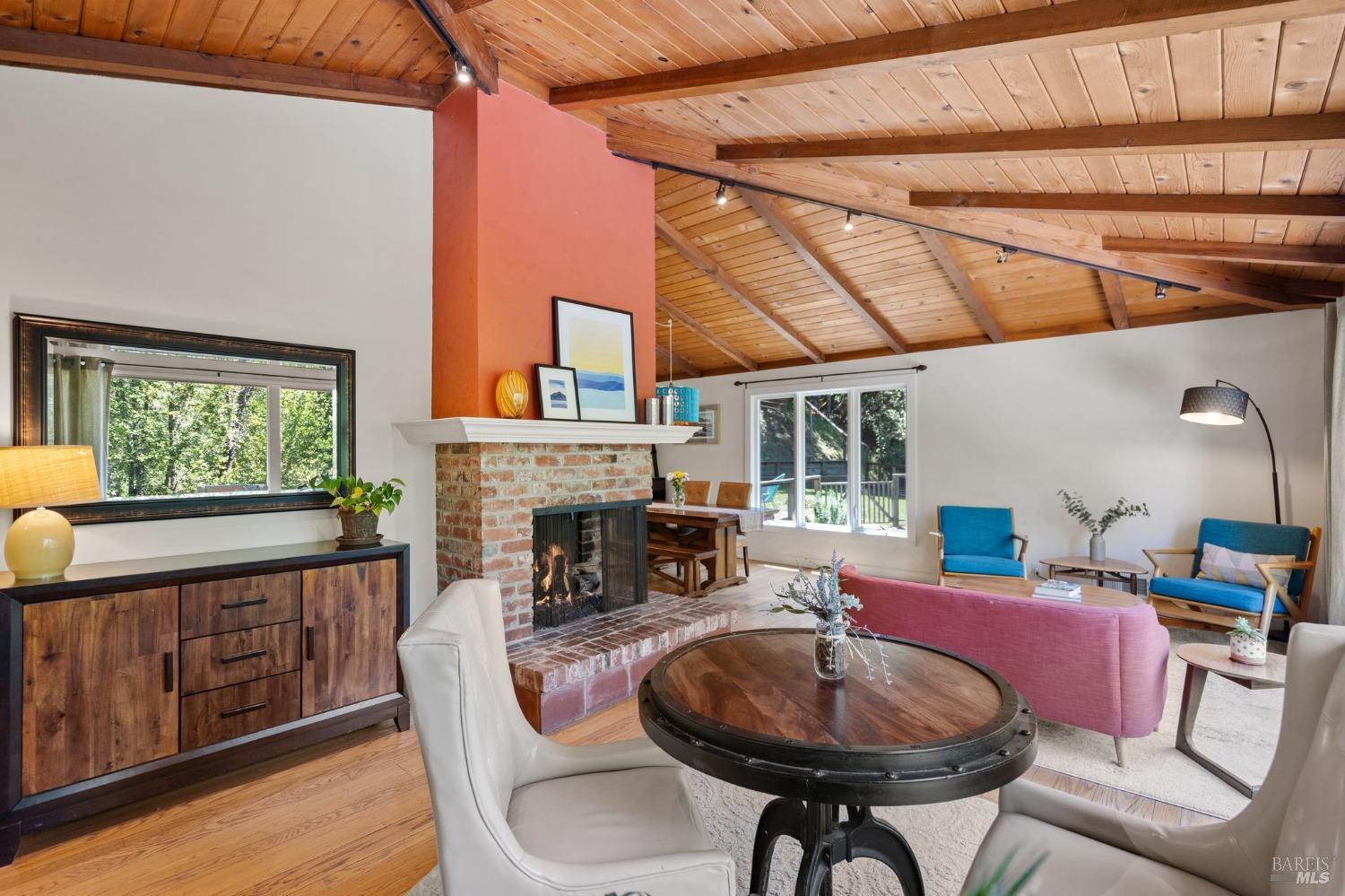 110 Legend Rd