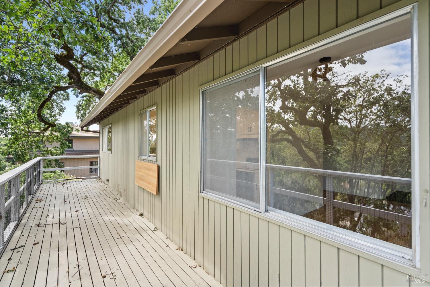 142 Oak Ave