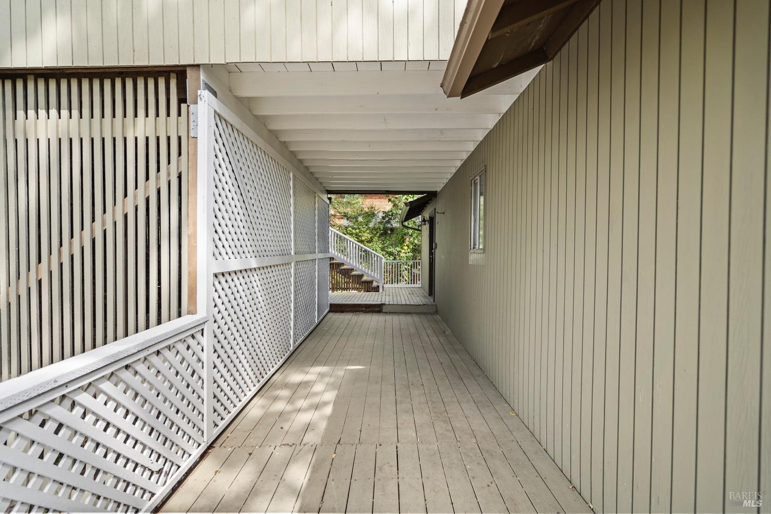 142 Oak Ave