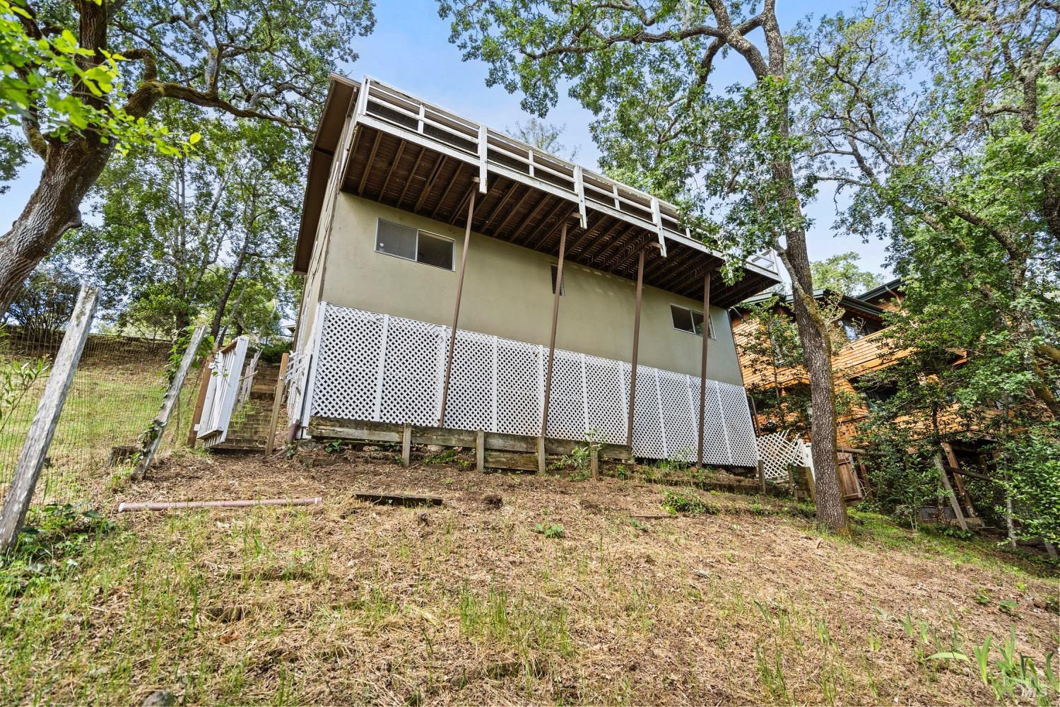 142 Oak Ave