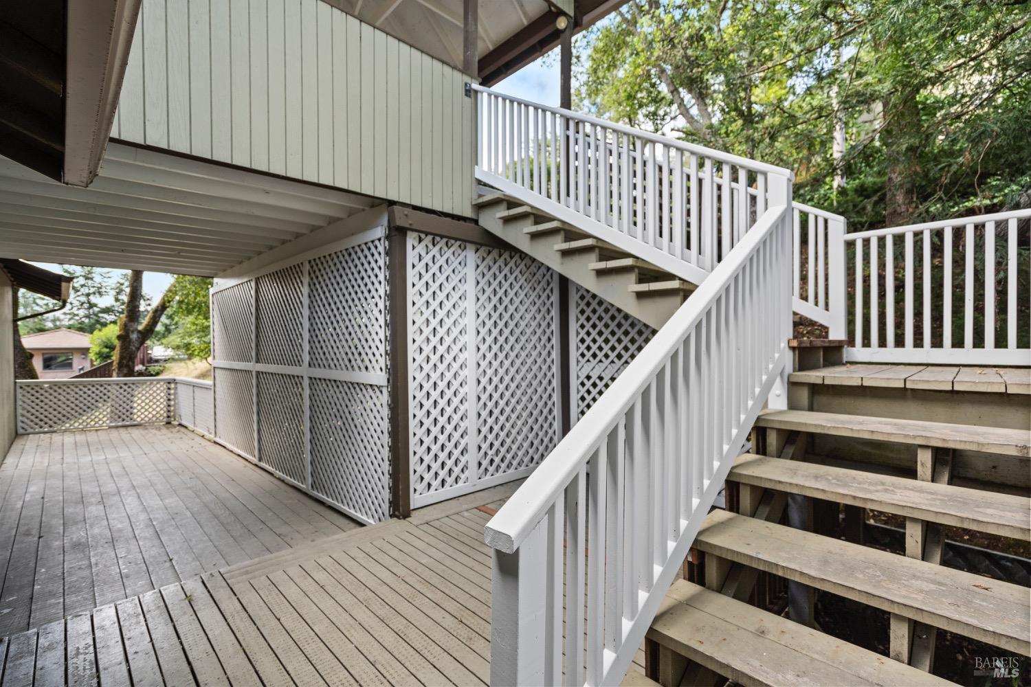 142 Oak Ave