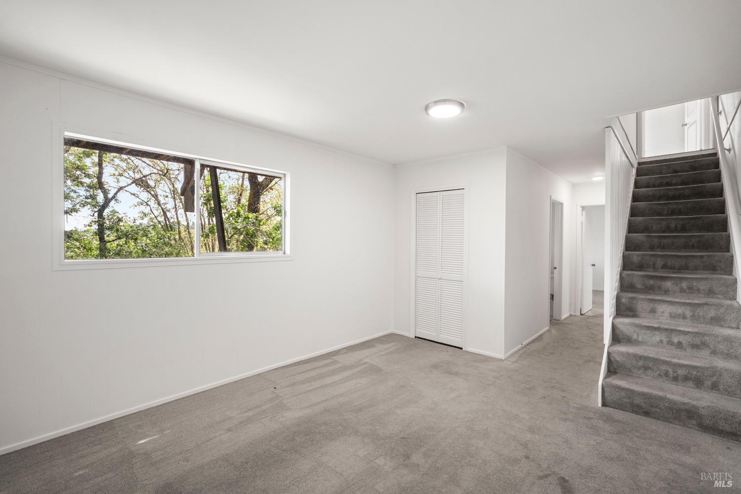 142 Oak Ave