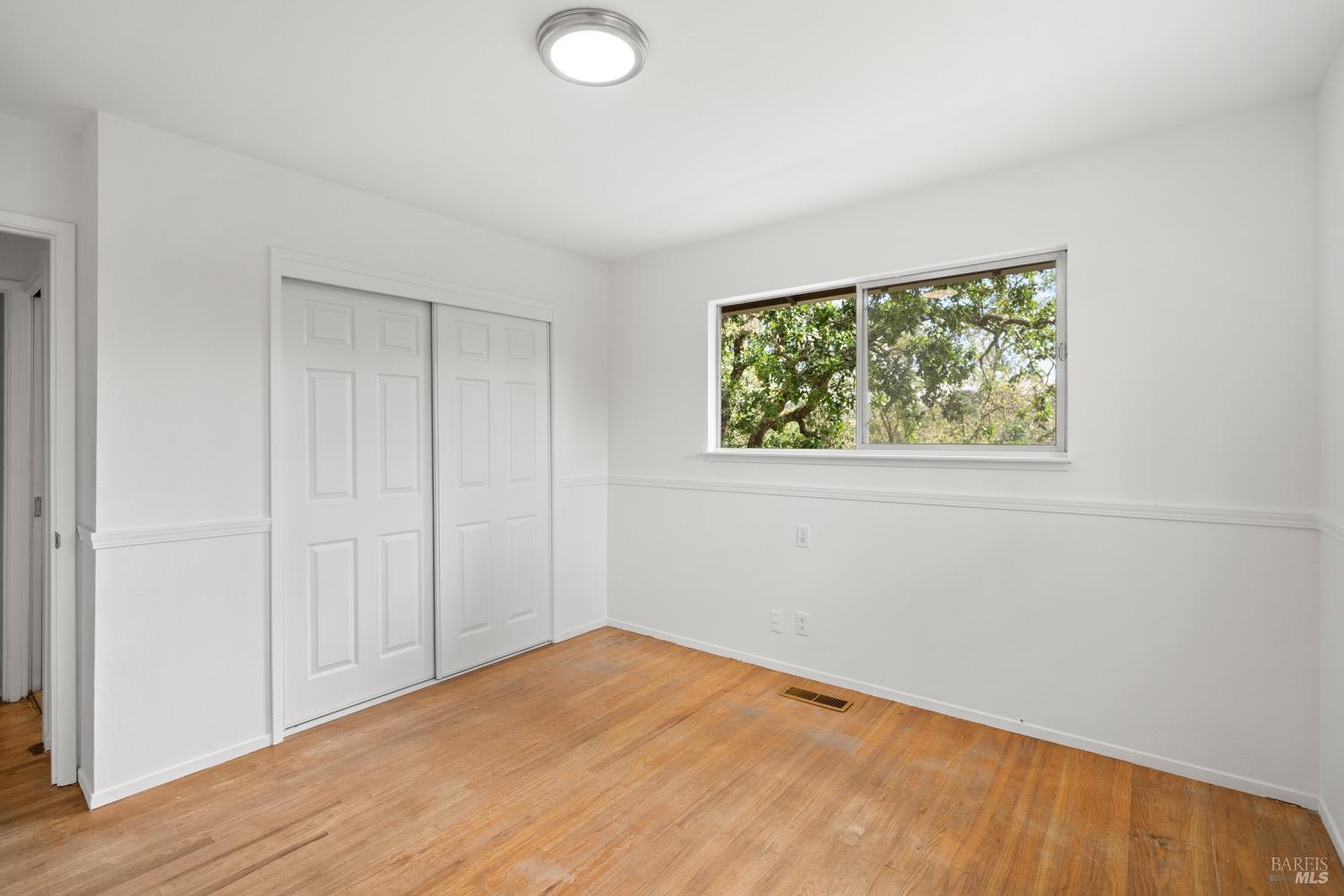 142 Oak Ave