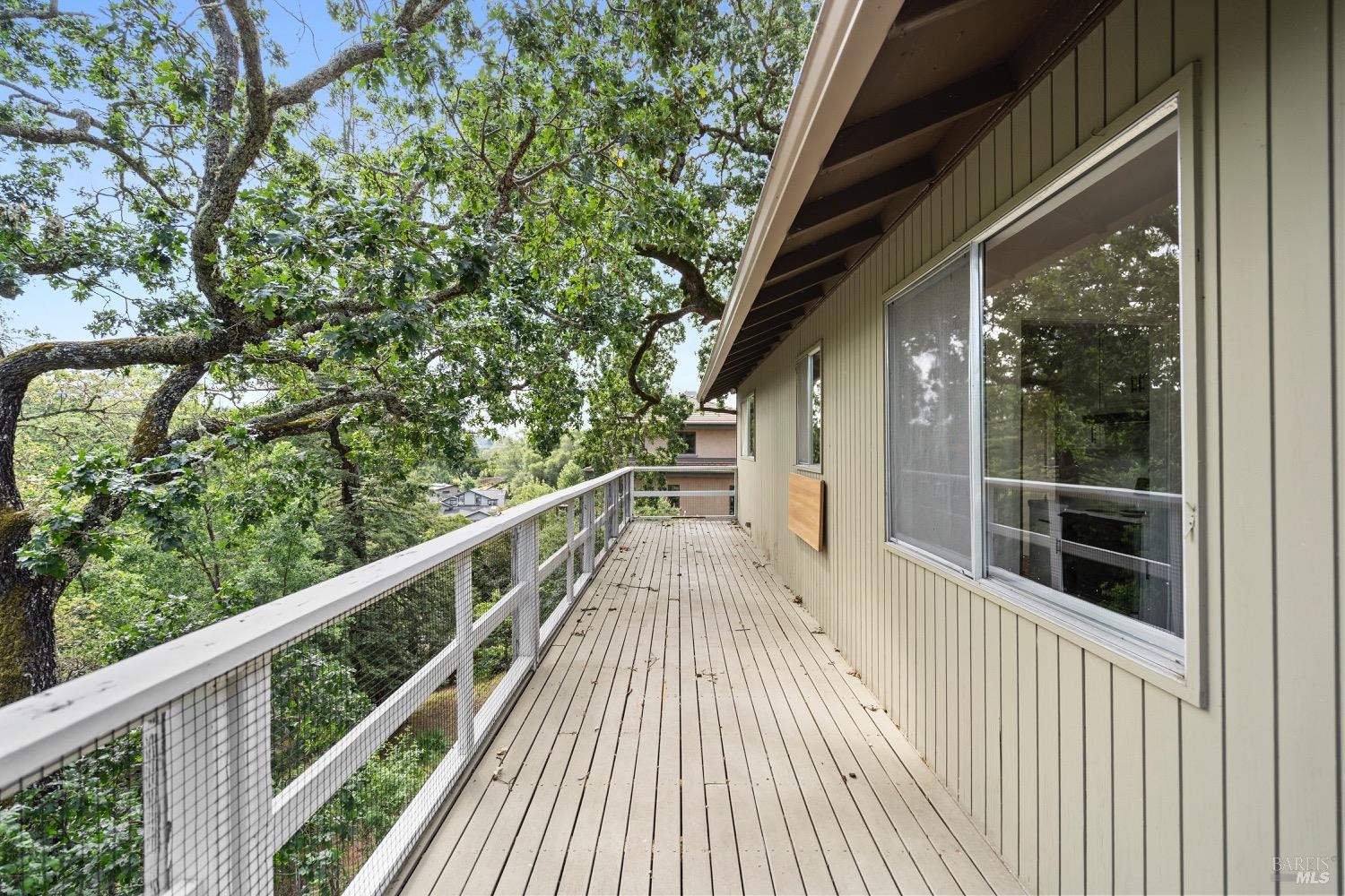 142 Oak Ave