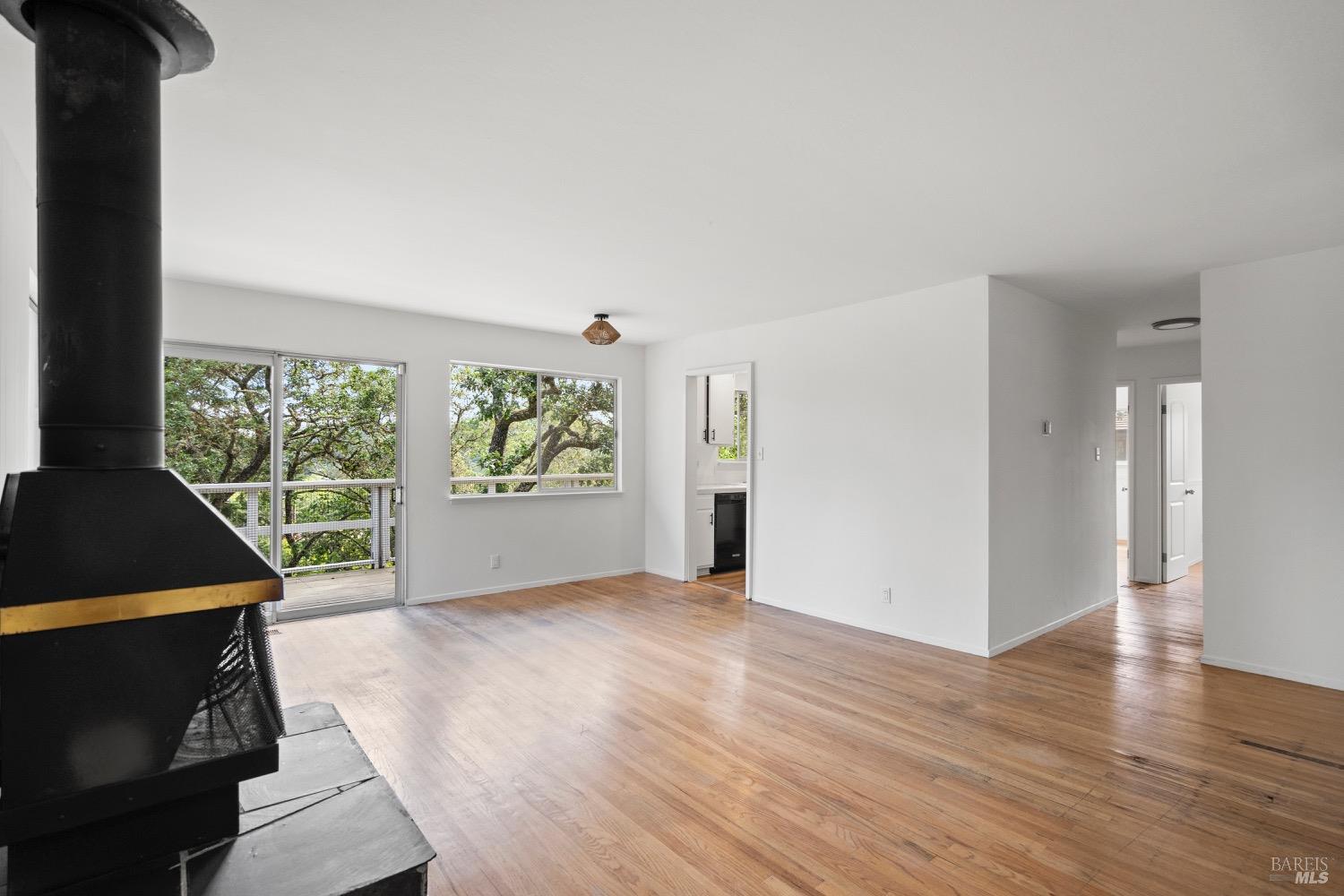 142 Oak Ave