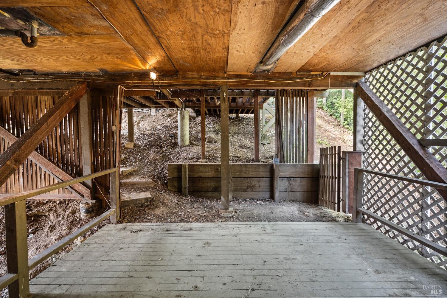 142 Oak Ave