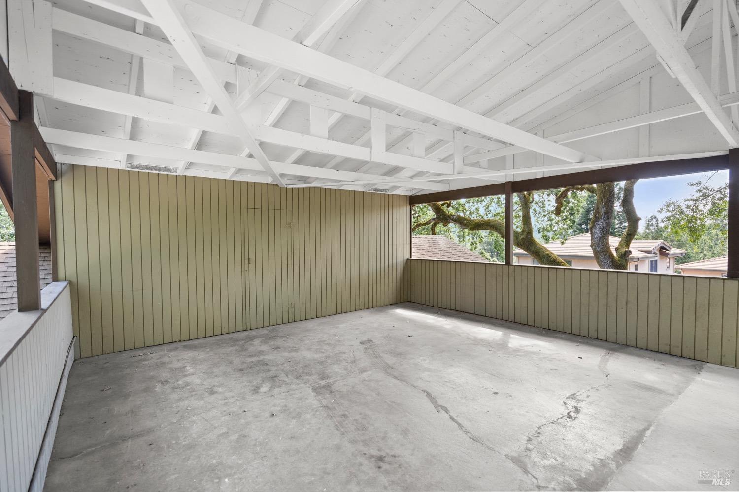 142 Oak Ave