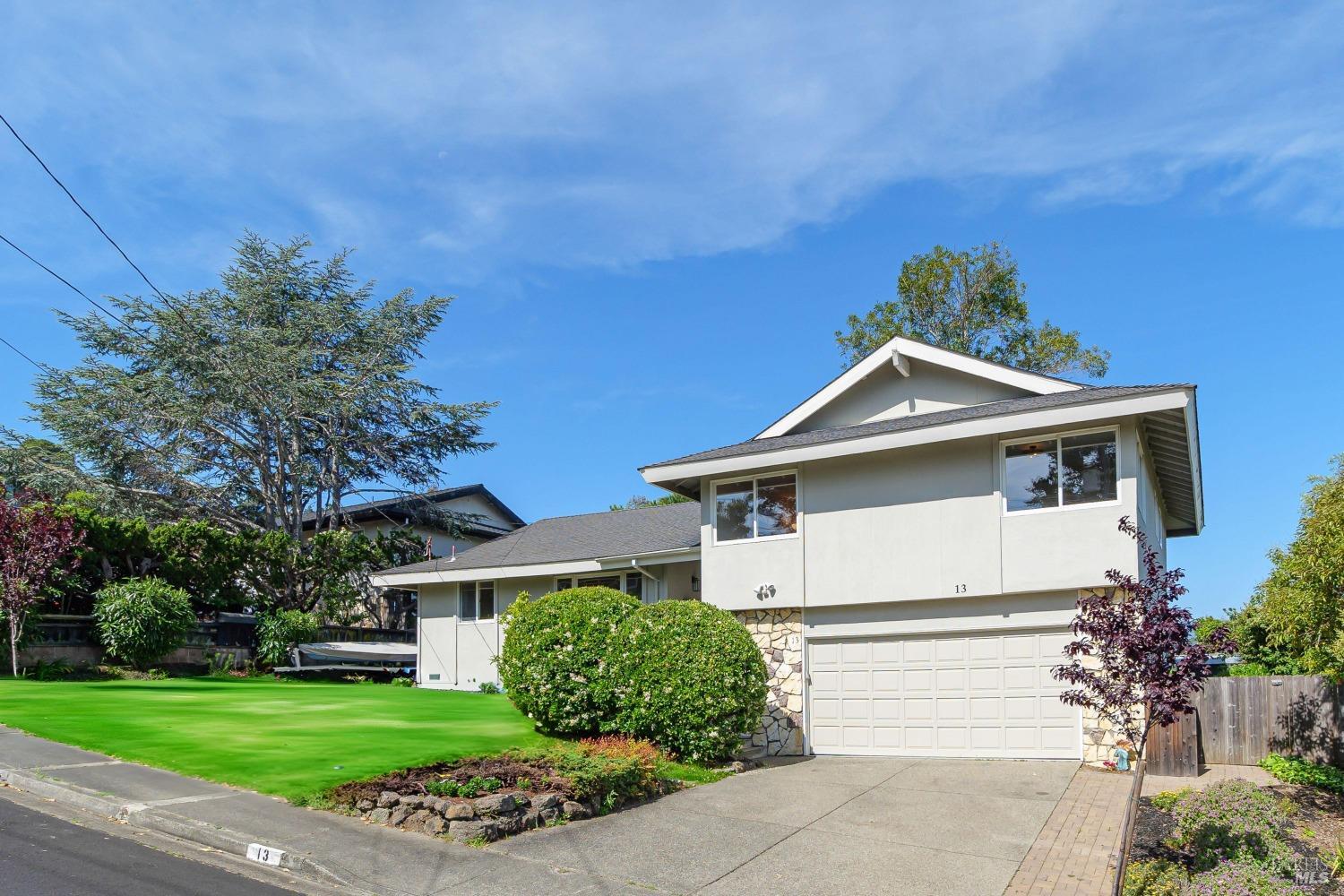 13 Privateer Dr
