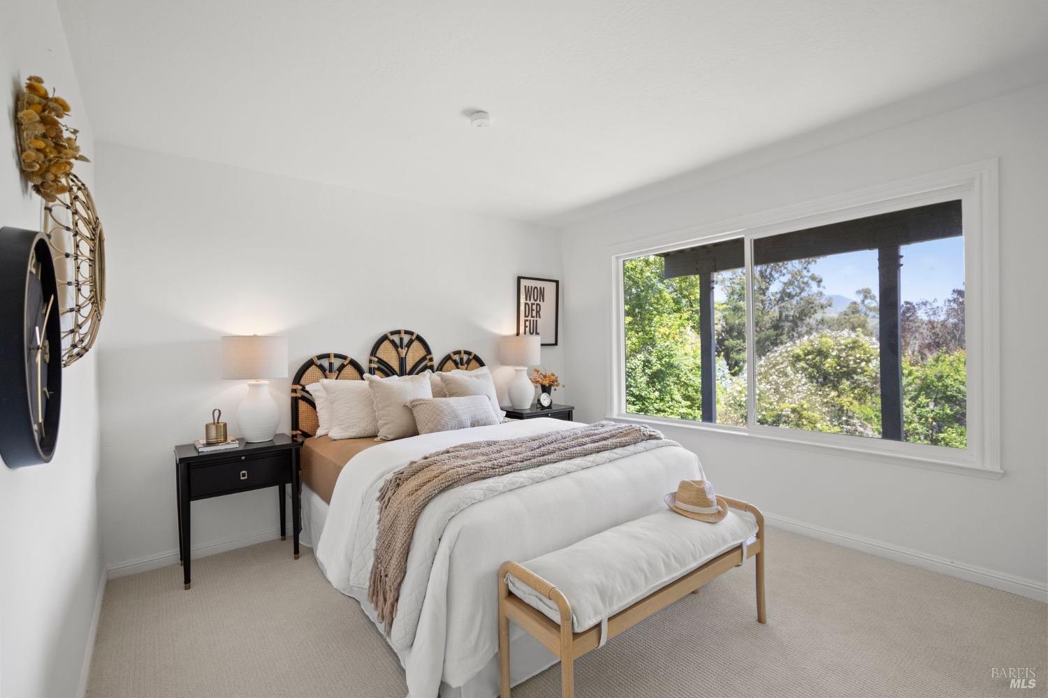 881 Marin Dr