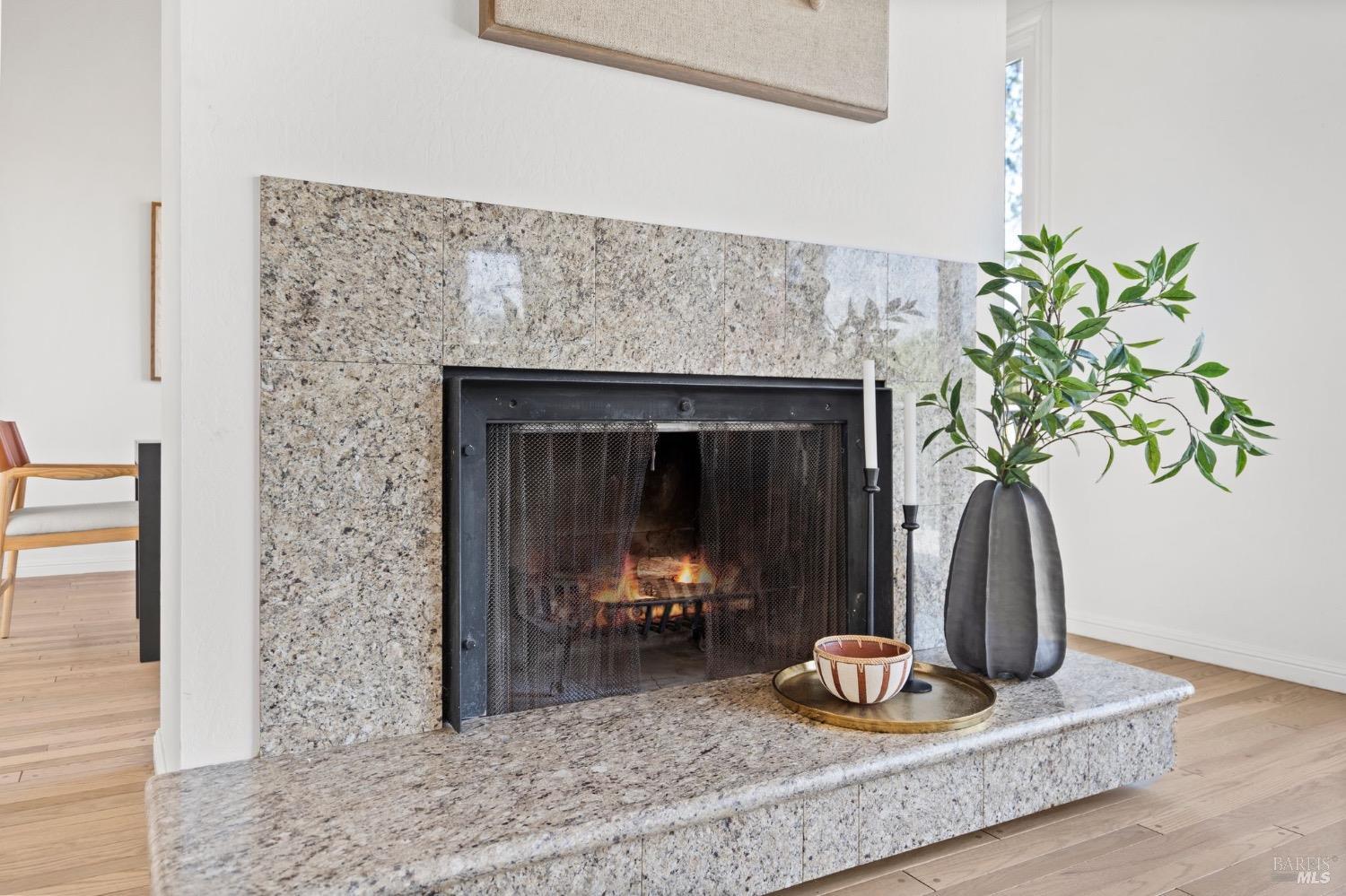 881 Marin Dr