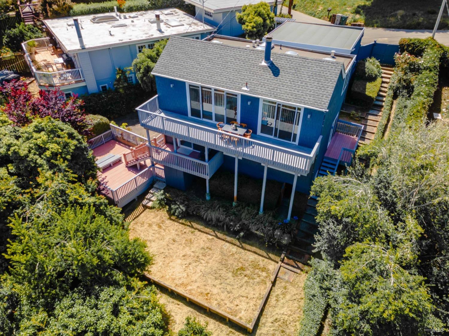 881 Marin Dr