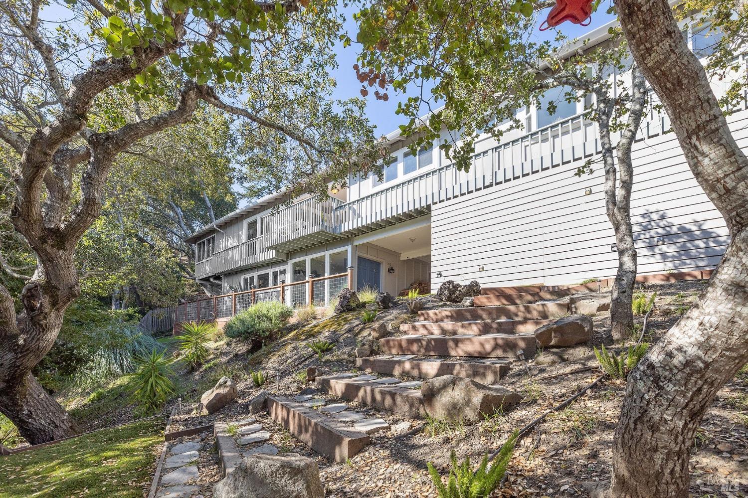 101 Oak Springs Dr