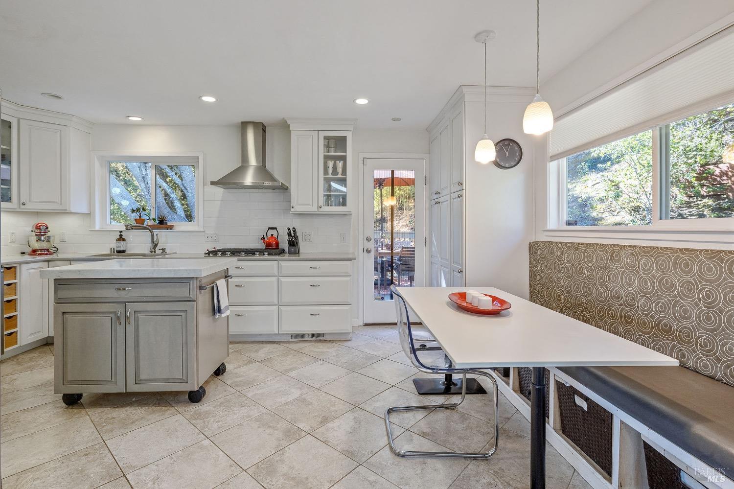 101 Oak Springs Dr