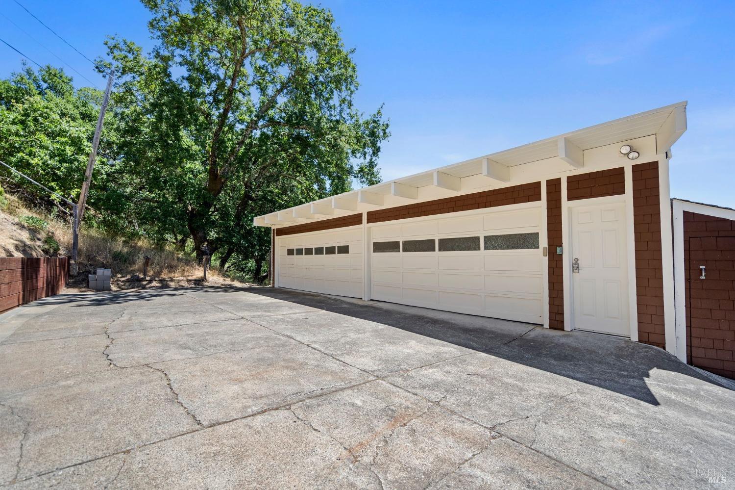 207 Deer Hollow Rd