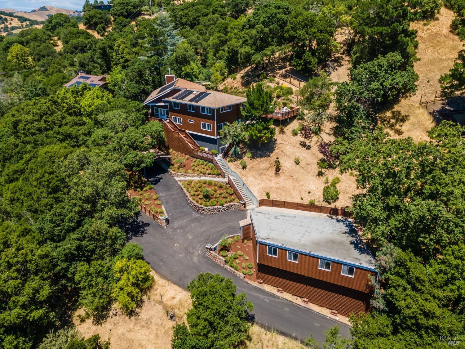 207 Deer Hollow Rd
