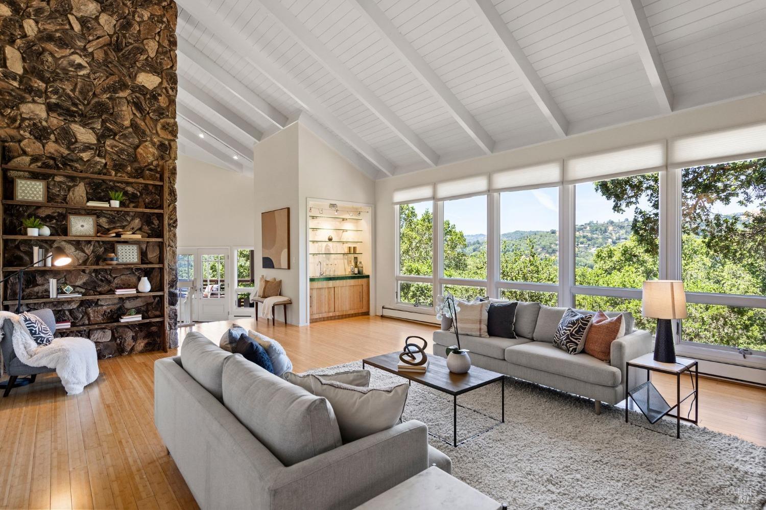 207 Deer Hollow Rd
