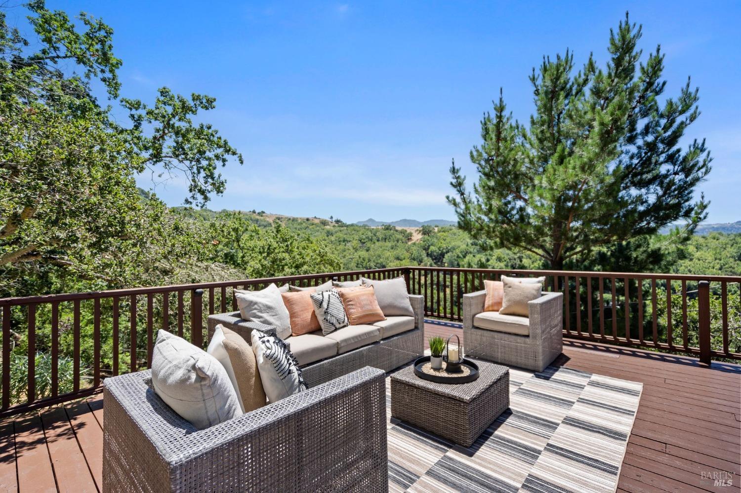 207 Deer Hollow Rd