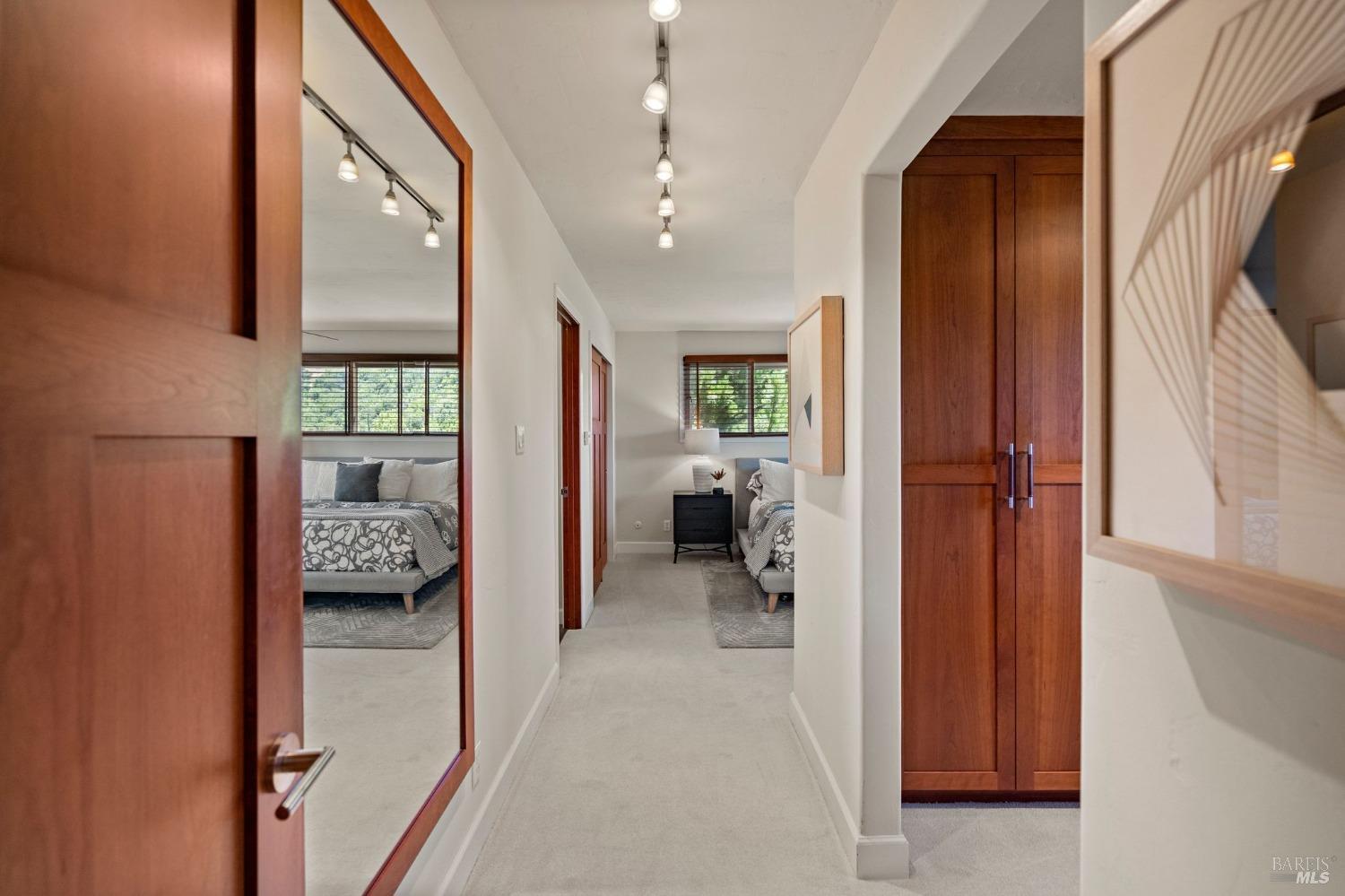 207 Deer Hollow Rd