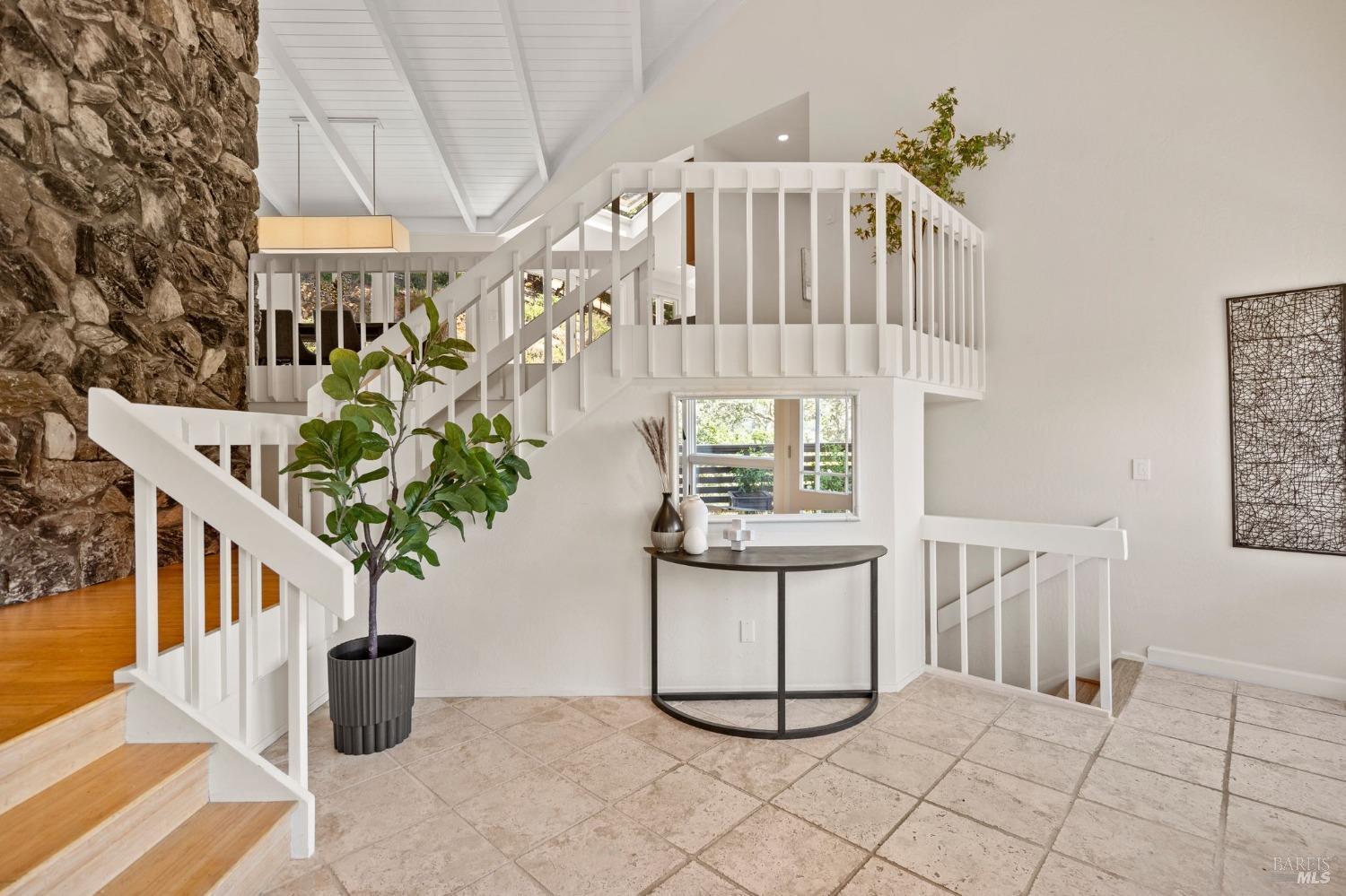 207 Deer Hollow Rd