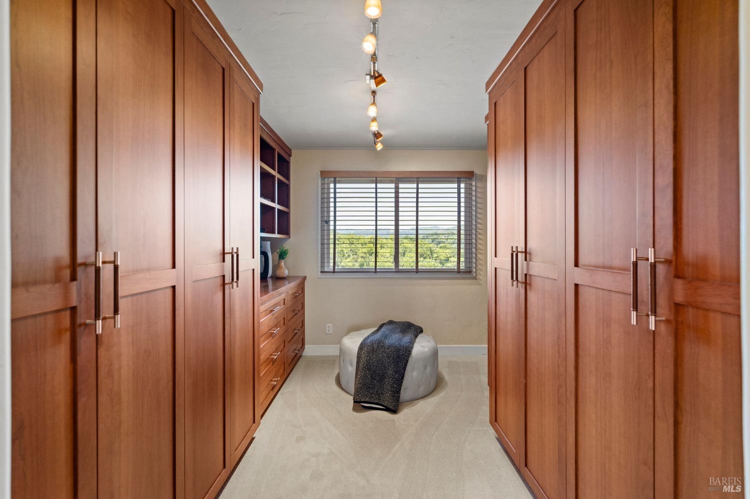 207 Deer Hollow Rd