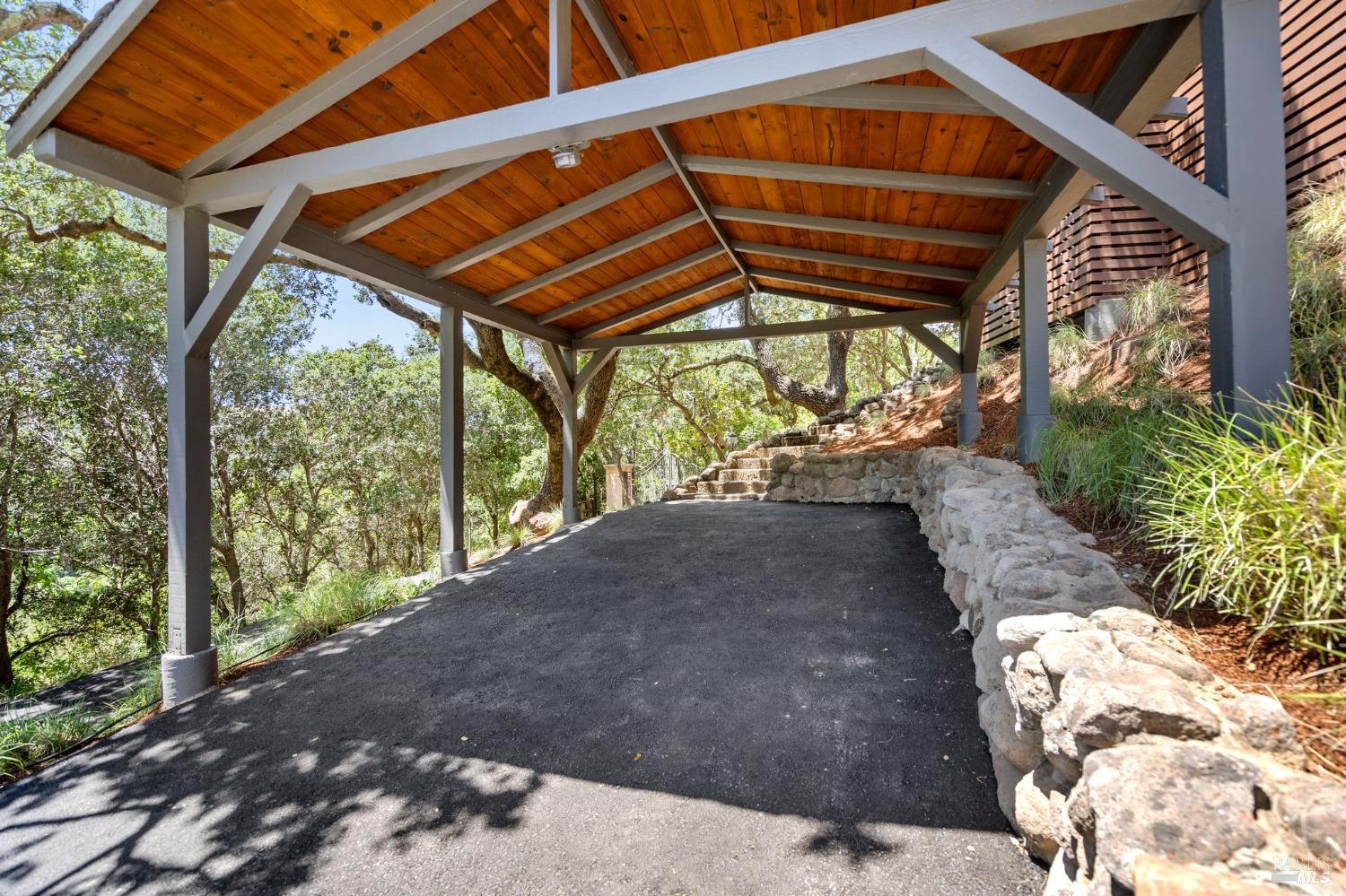 207 Deer Hollow Rd