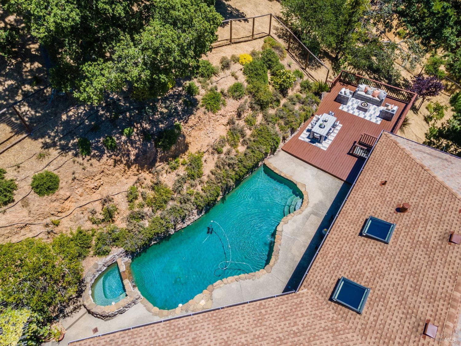 207 Deer Hollow Rd