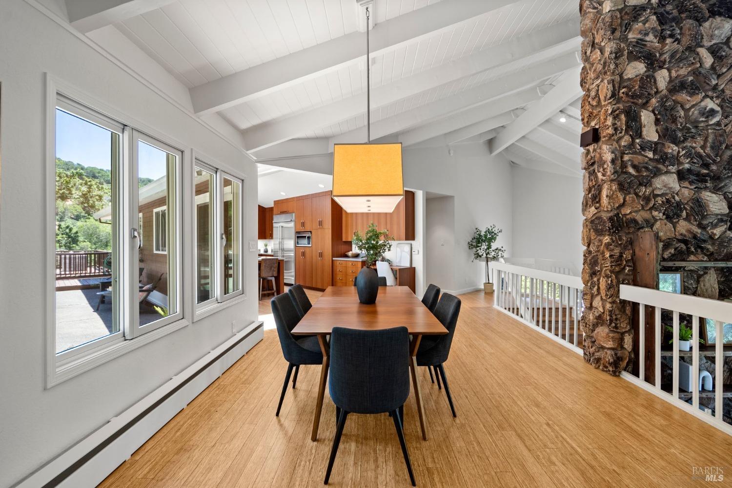 207 Deer Hollow Rd