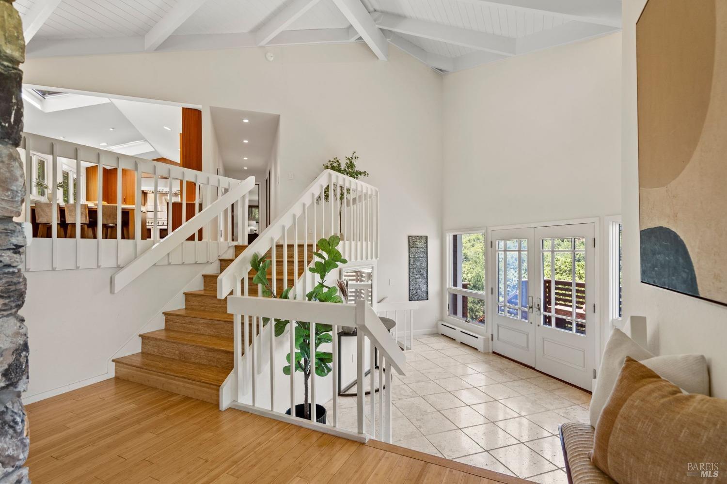 207 Deer Hollow Rd
