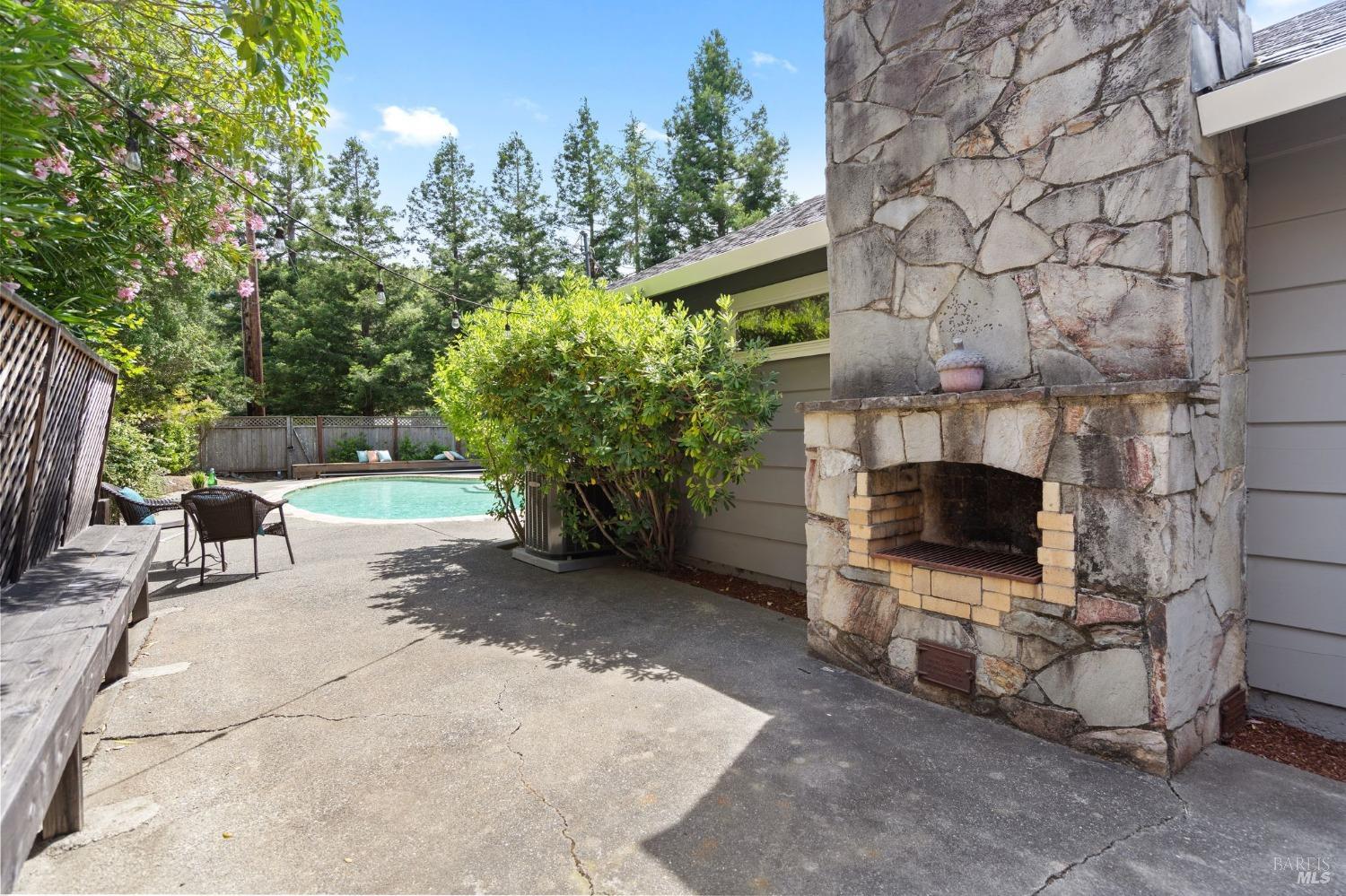 151 Deer Hollow Rd