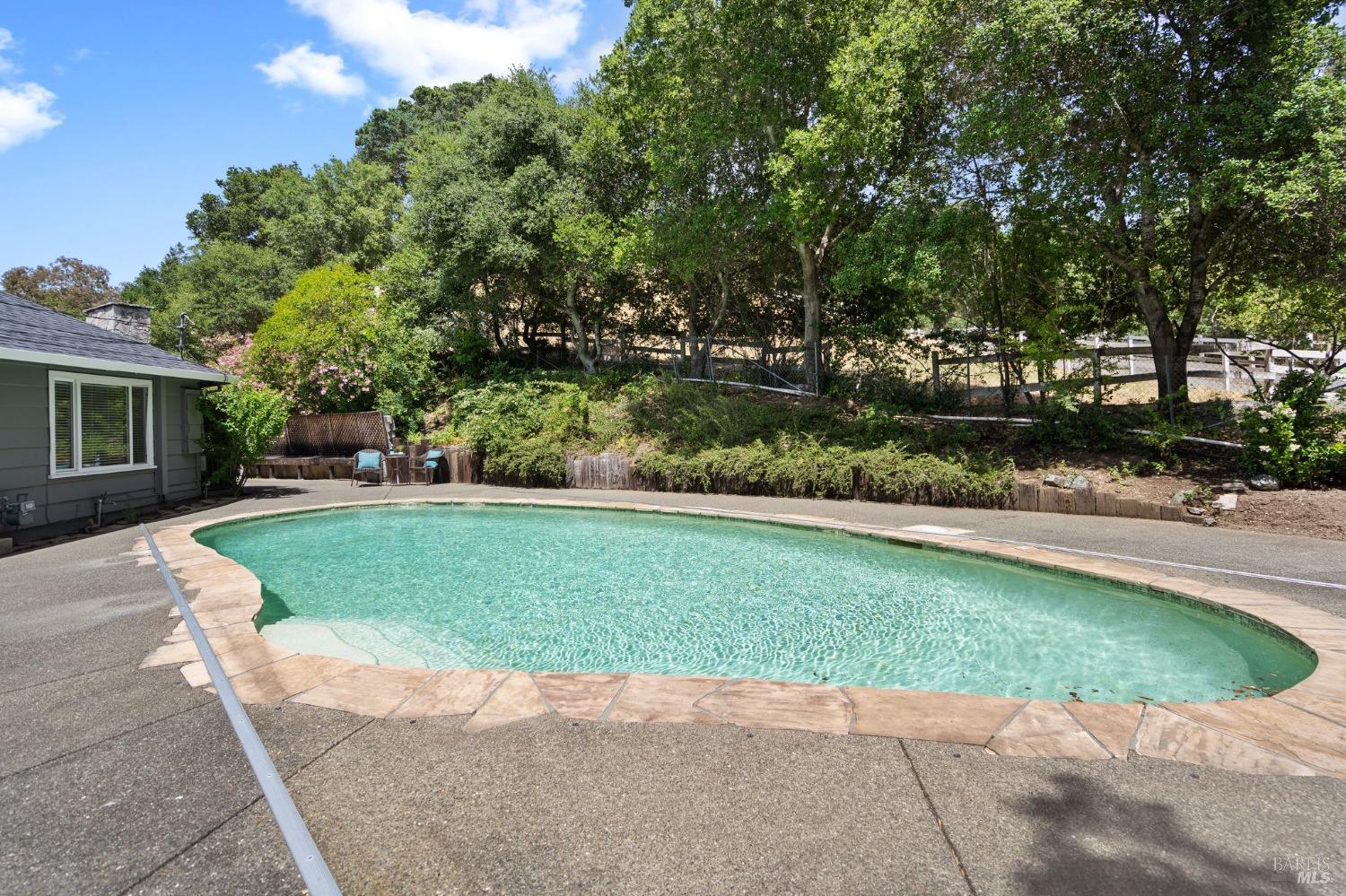 151 Deer Hollow Rd