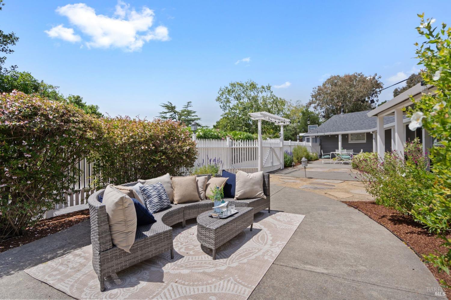 151 Deer Hollow Rd
